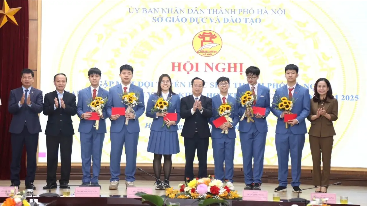 Gặp mặt đội tuyển Olympic Khoa học trẻ quốc tế